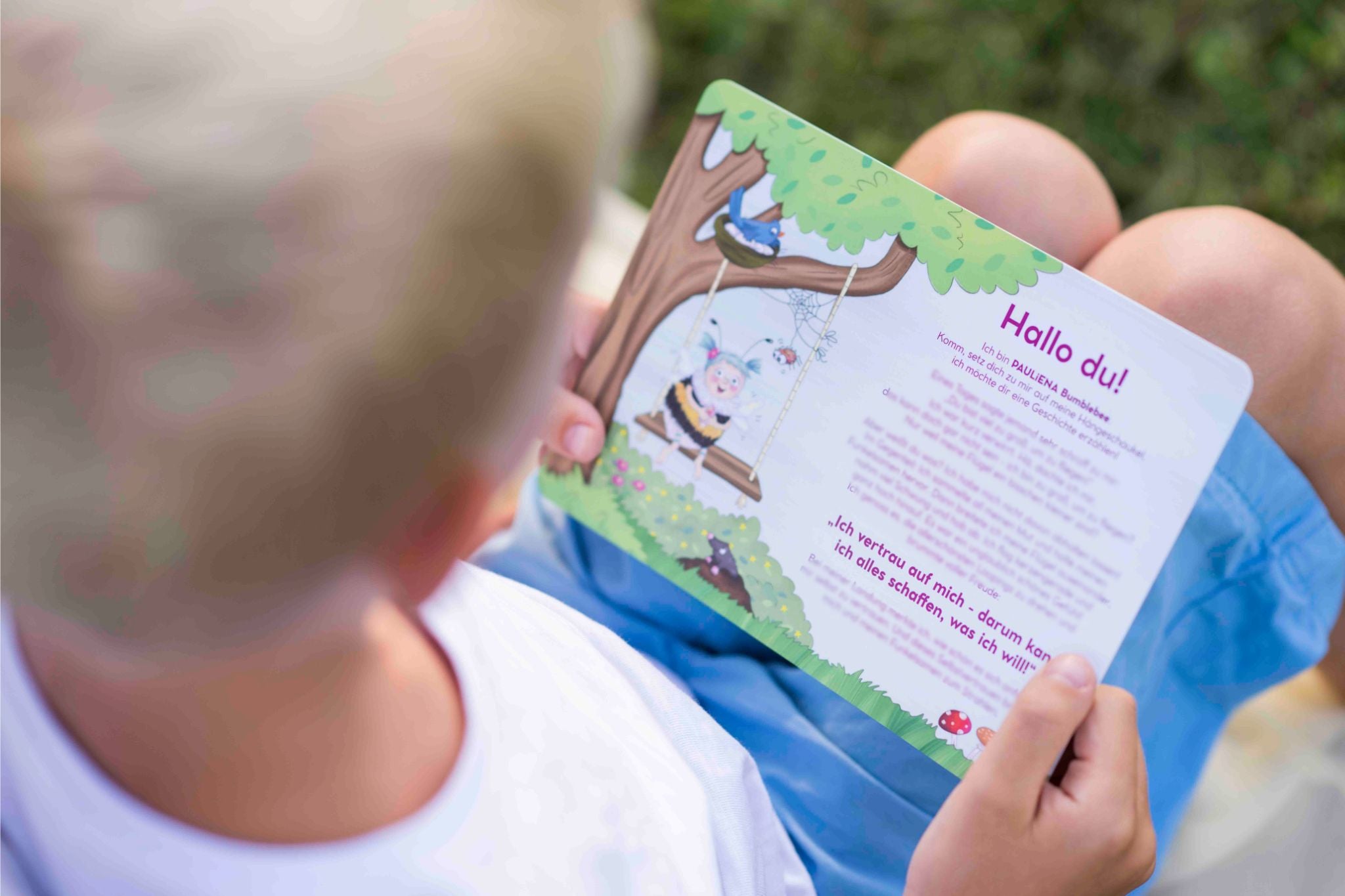 Bub lest Geschichte von Pauliena über Gefühle und Selbstvertrauen